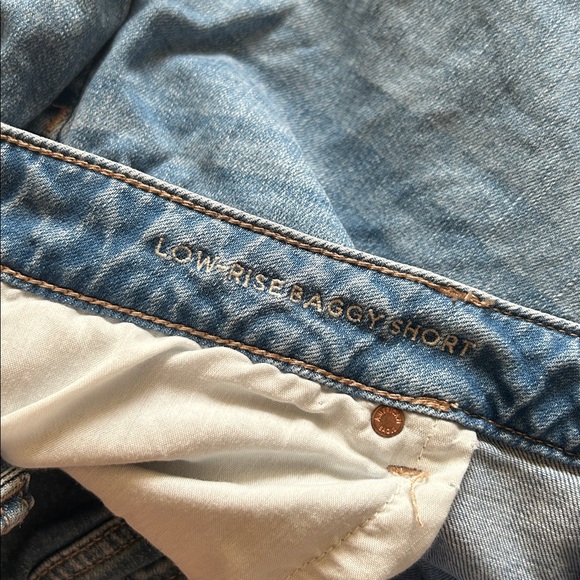 American Eagle Low-rise baggy shorts size 12 - Picture 3 of 5